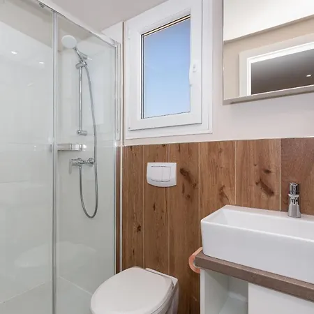 Holiday home Mobile House Kastanjola *