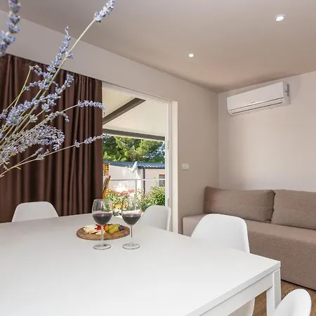 Mobile House Kastanjola Biograd Na Moru